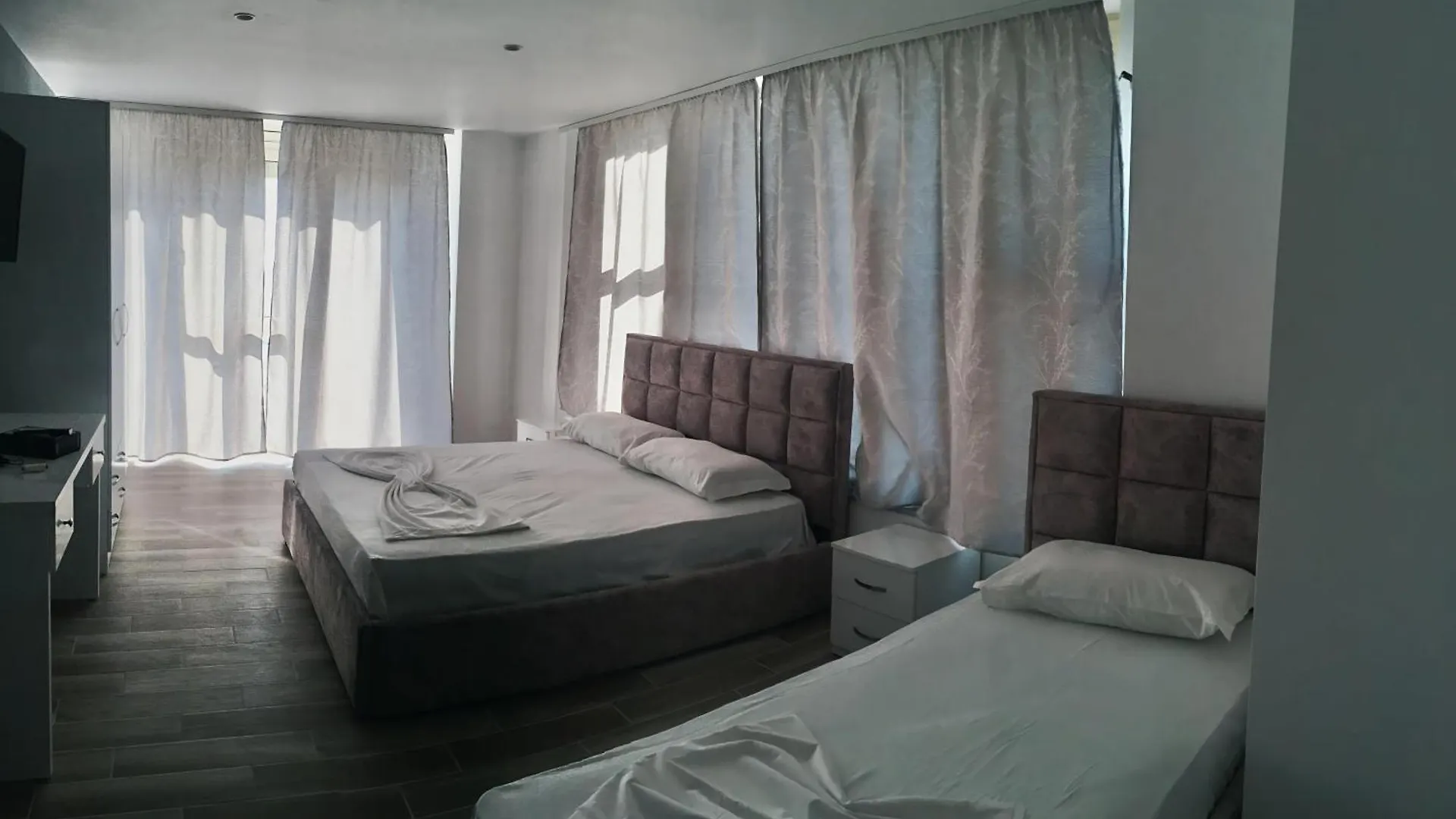 Klebrido Hotel And Restaurant Durres