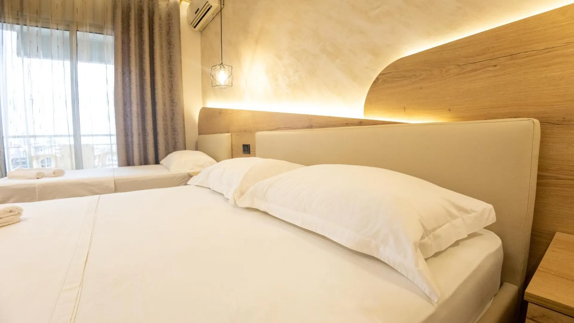 Klebrido Hotel And Restaurant Durres