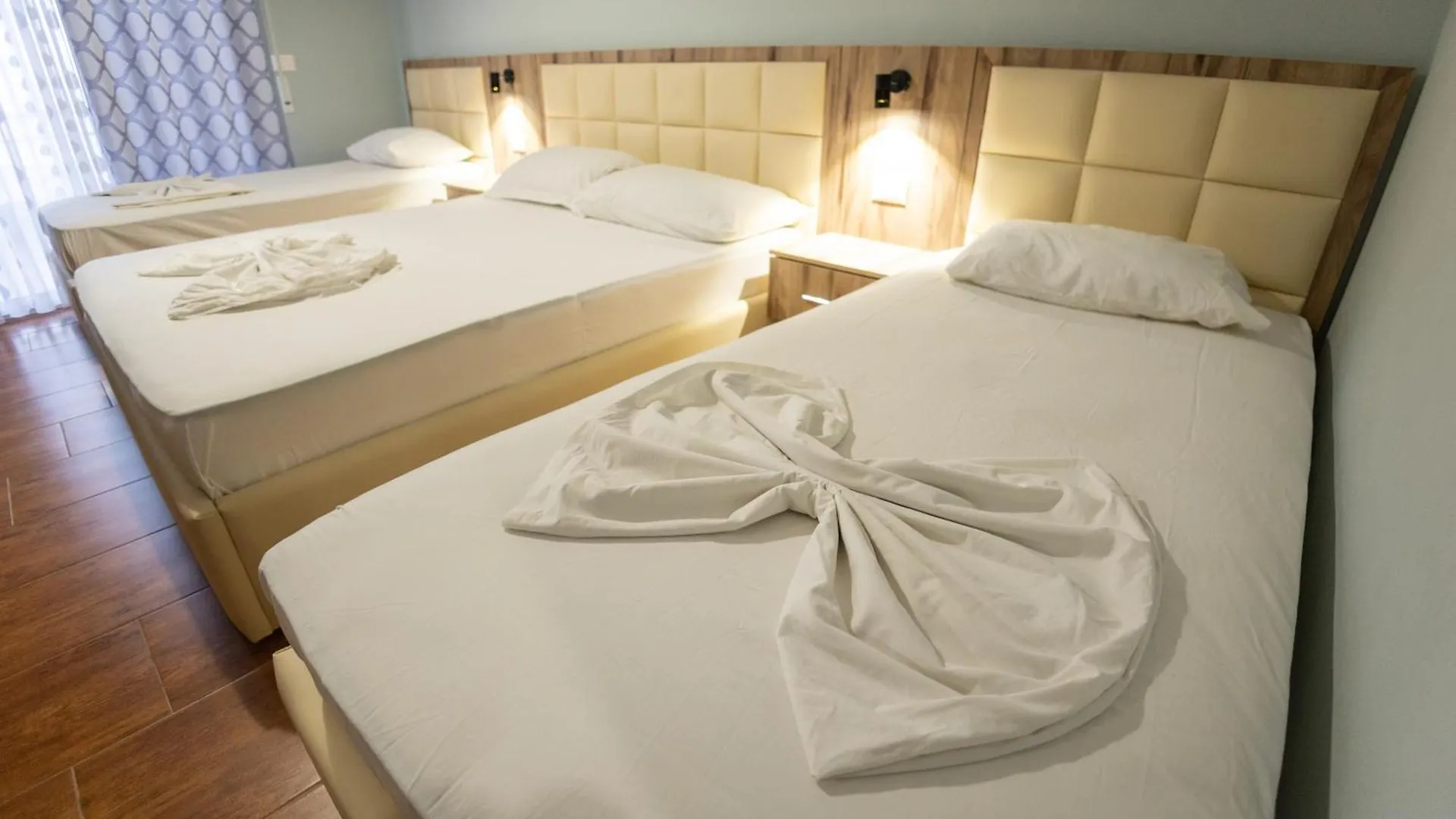 Klebrido Hotel And Restaurant Durres