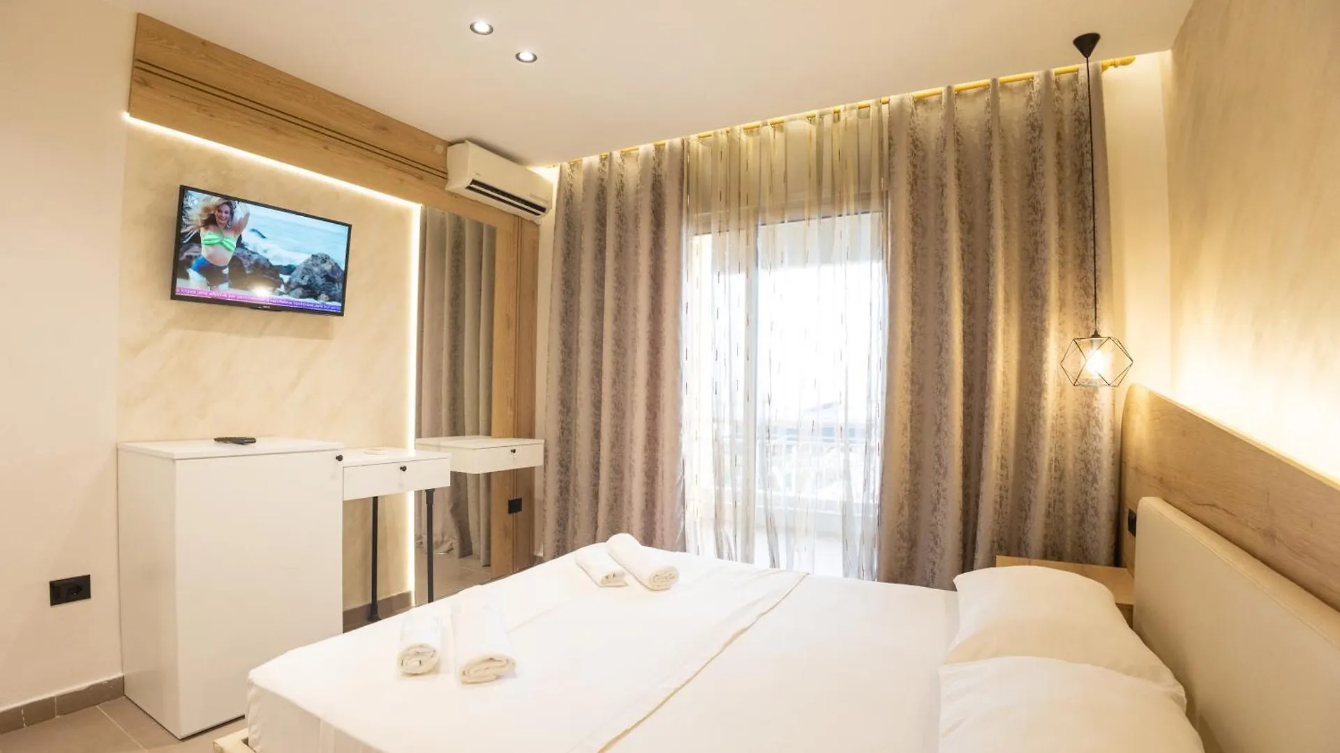 Klebrido Hotel And Restaurant Durres 3*,