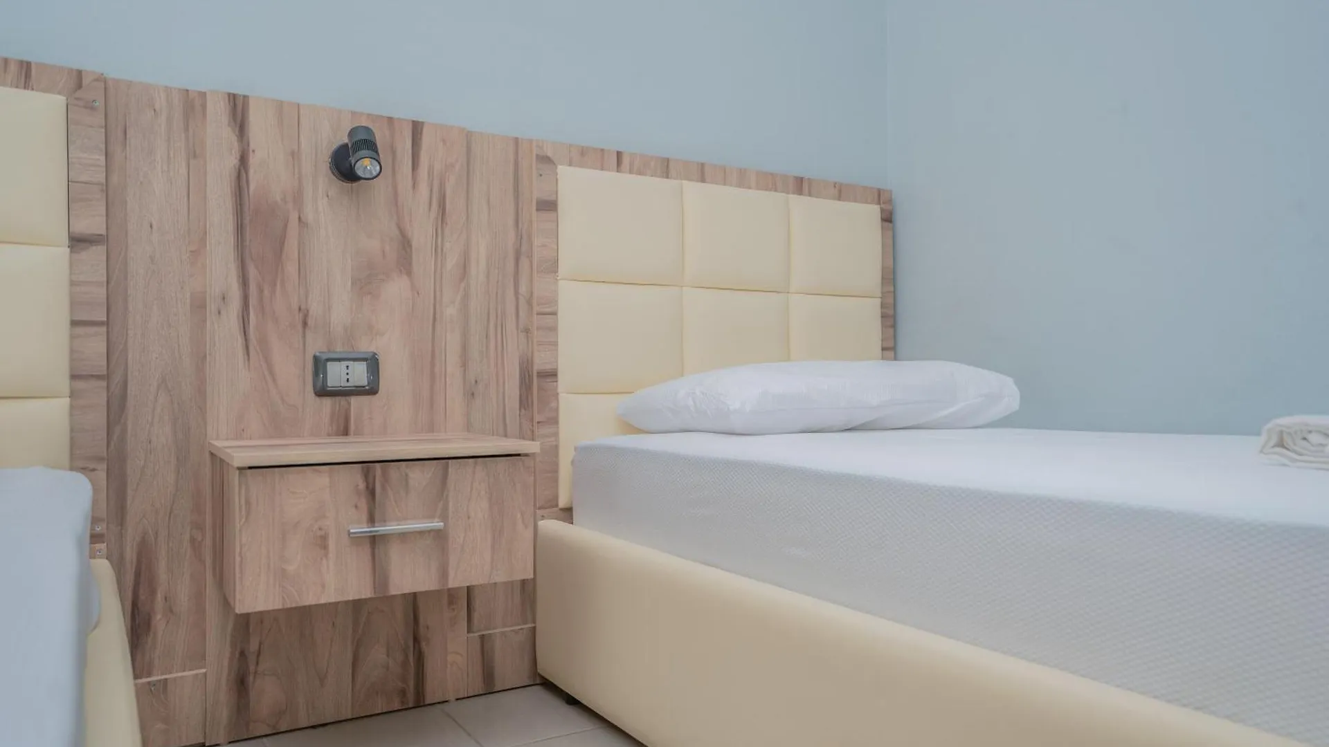 Klebrido Hotel And Restaurant Durres