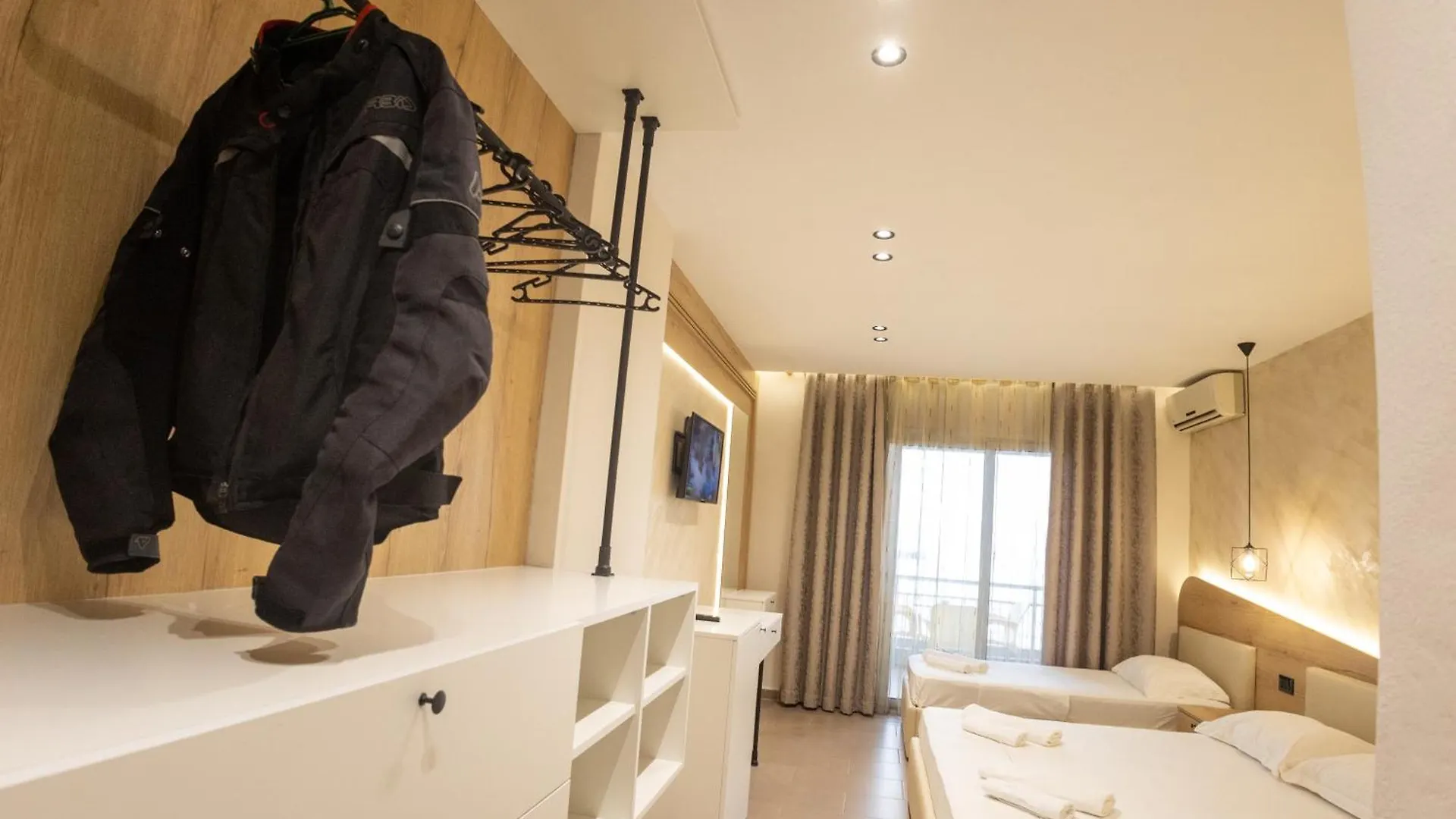 Klebrido Hotel And Restaurant Durres