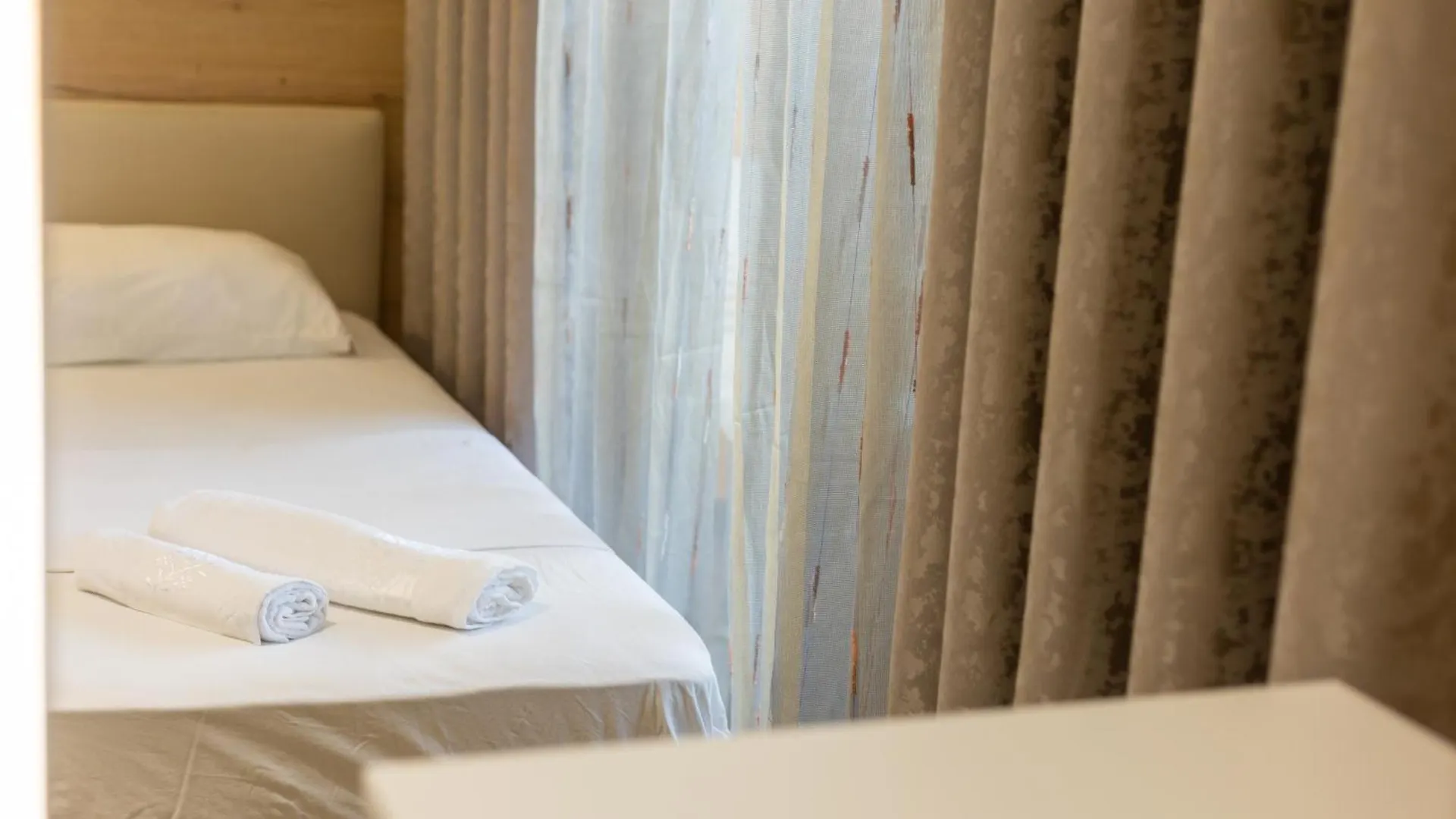 Klebrido Hotel And Restaurant Durres Albania