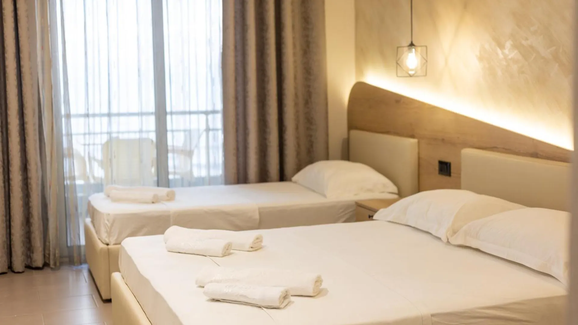 Klebrido Hotel And Restaurant Durres