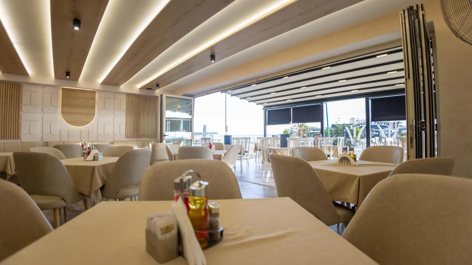Klebrido Hotel And Restaurant Durres 3*,