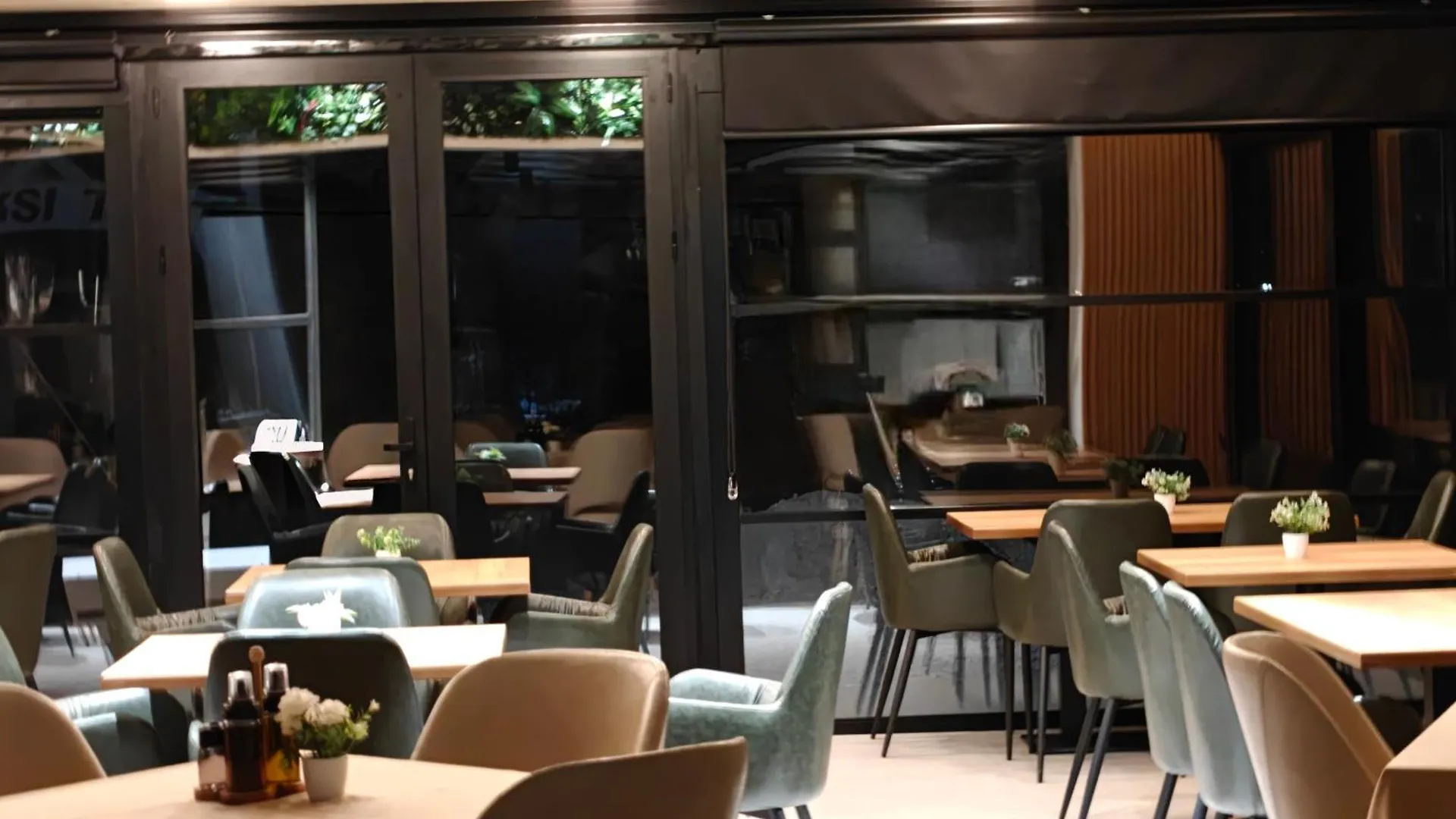 Klebrido Hotel And Restaurant Durres Albania